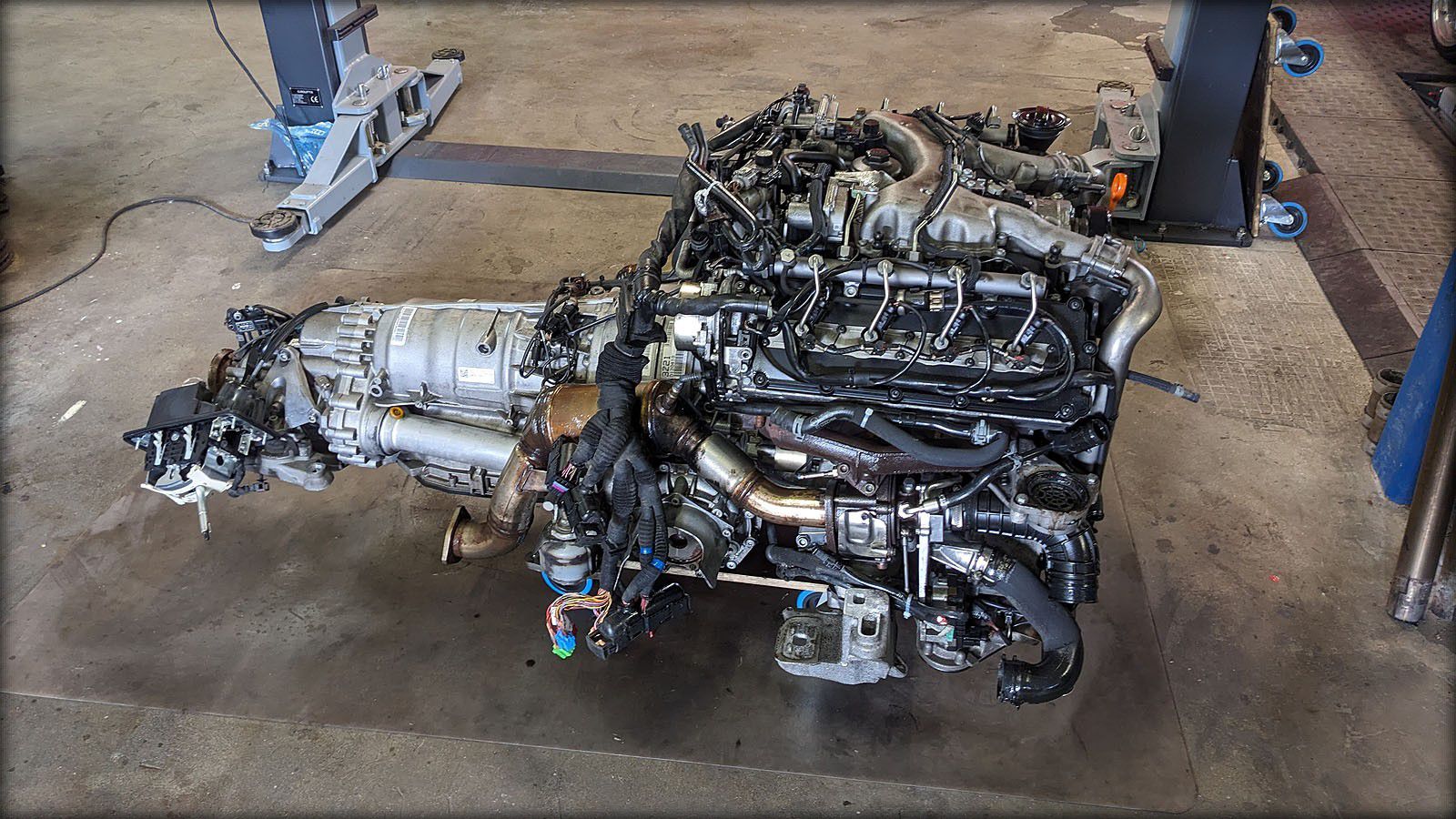 SETANGEBOT A8 D3 4.2l TDI 326 PS Motor mit Anbauteilen und Getriebe