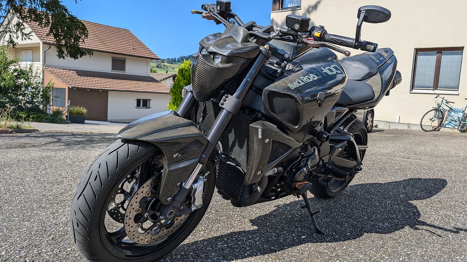 Suzuki B-King Streetfighter "Carbon Arte"