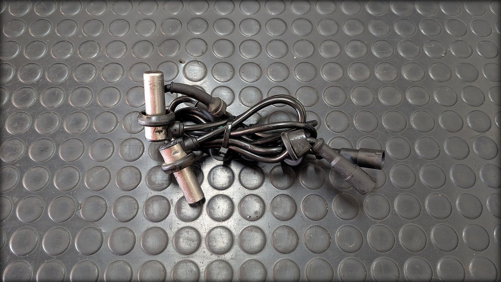 Cabrio Typ89 ABS-Sensoren vorne