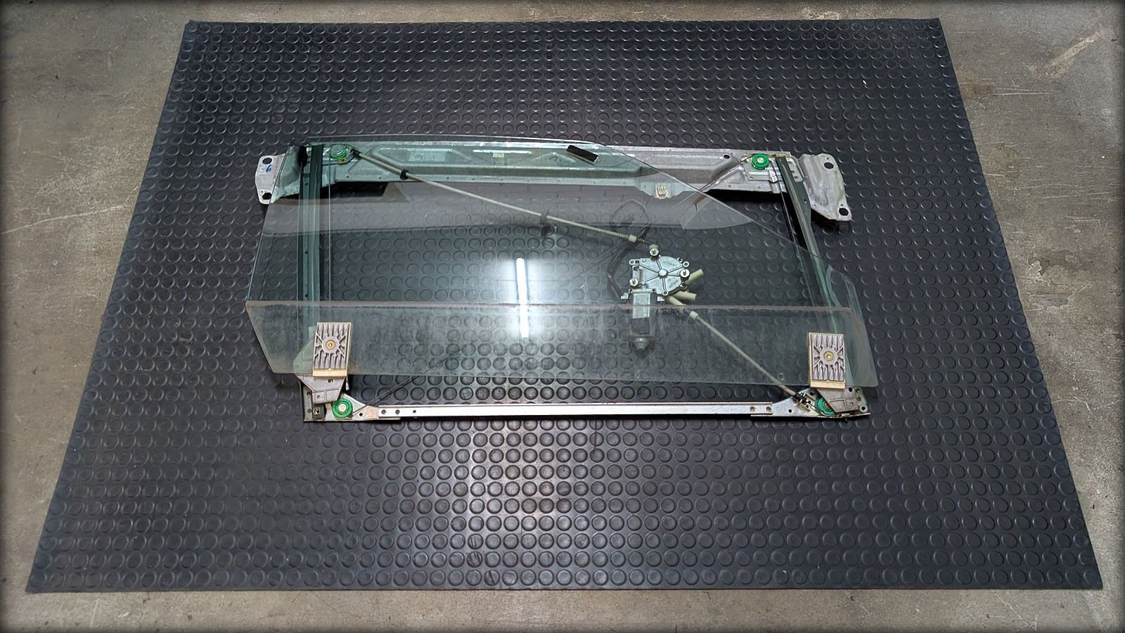 Cabrio Typ89 Coupe S2 Fensterheber rechts