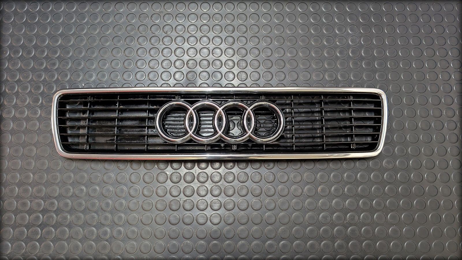 Cabrio 80 S2 B4 Kühlergrill