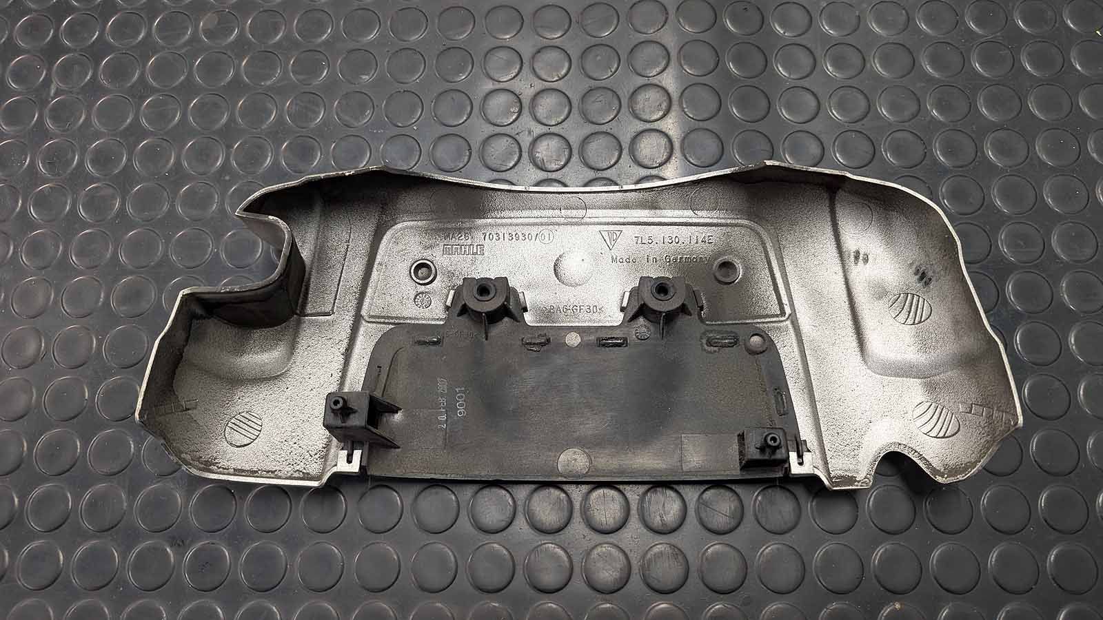 Cayenne Turbo 957 Motorverkleidung vorne
