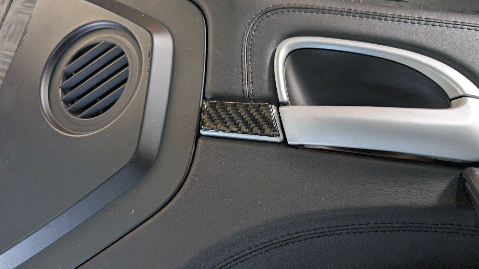 Cayenne Turbo 957 Türverkleidungen mit Carbon Applikationen
