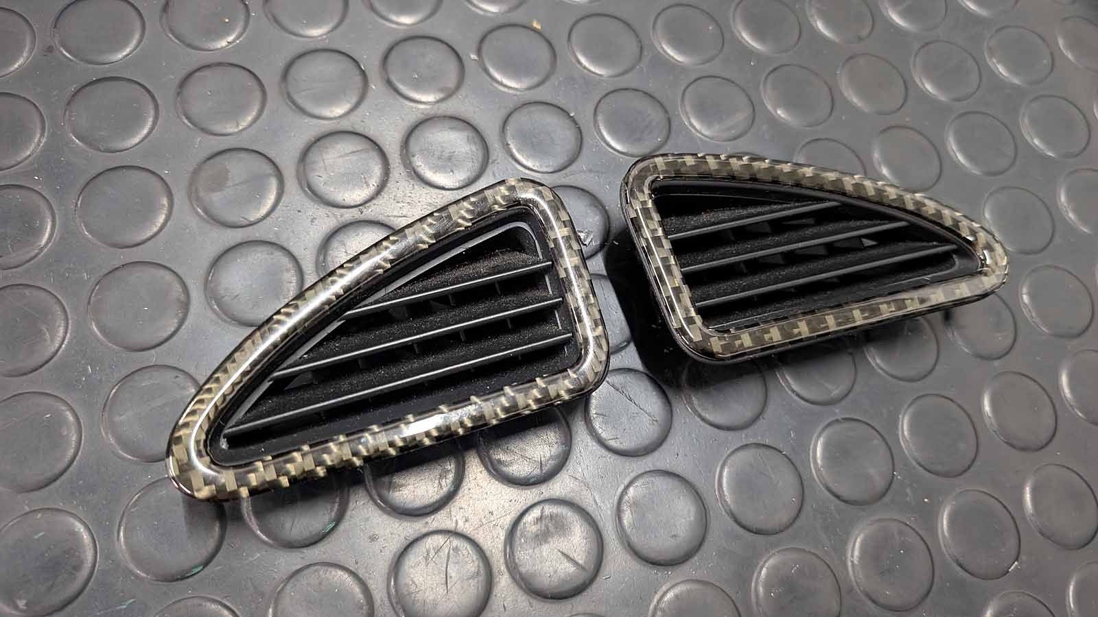 Cayenne Turbo 957 Carbon Lüftergitter oben Armaturenbrett