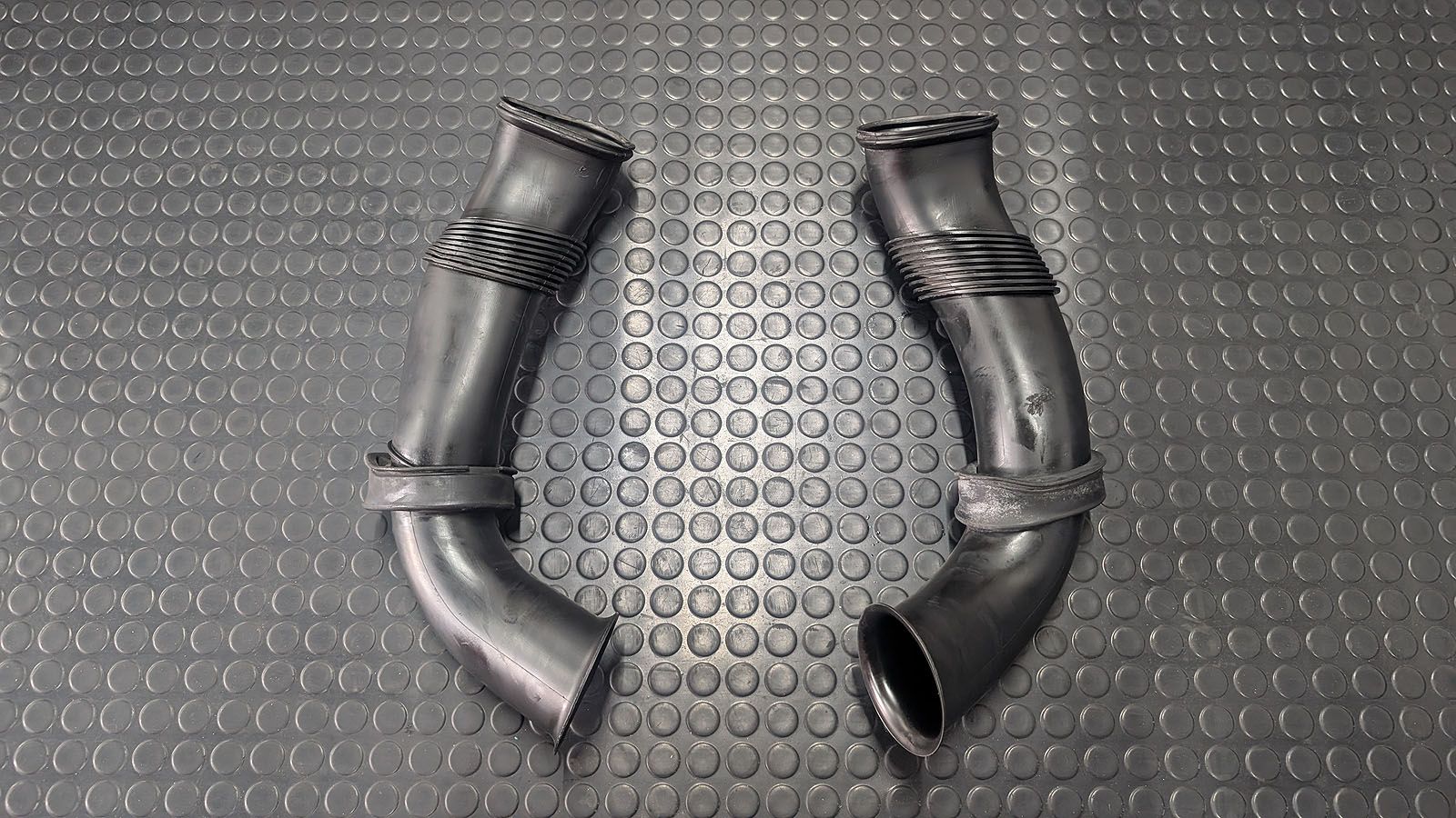 Cayenne Turbo S 957 Ansaugung Frischluft Rohre