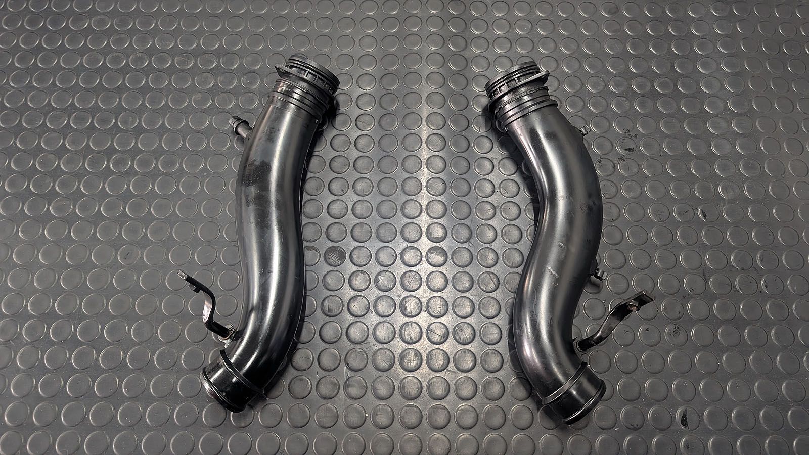 Cayenne Turbo S 957 Ansaugung Frischluft Rohre