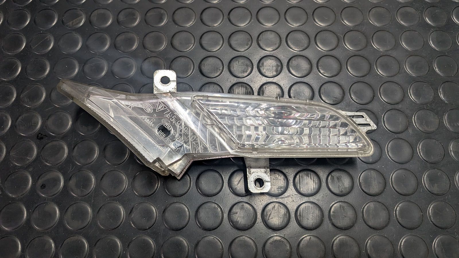 Cayenne Turbo S 957 Blinker in Kotflügel vorne rechts 7L5 949 102 E