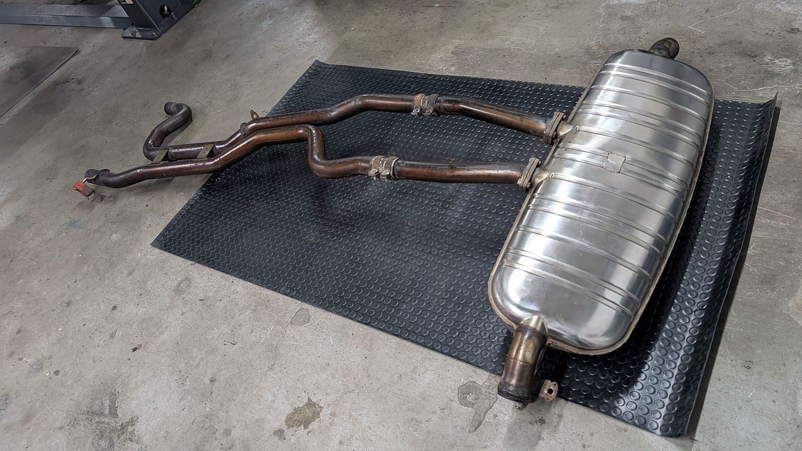 Cayenne Turbo S 957 Abgasanlage FVD Brombacher Tuning Dämpfer