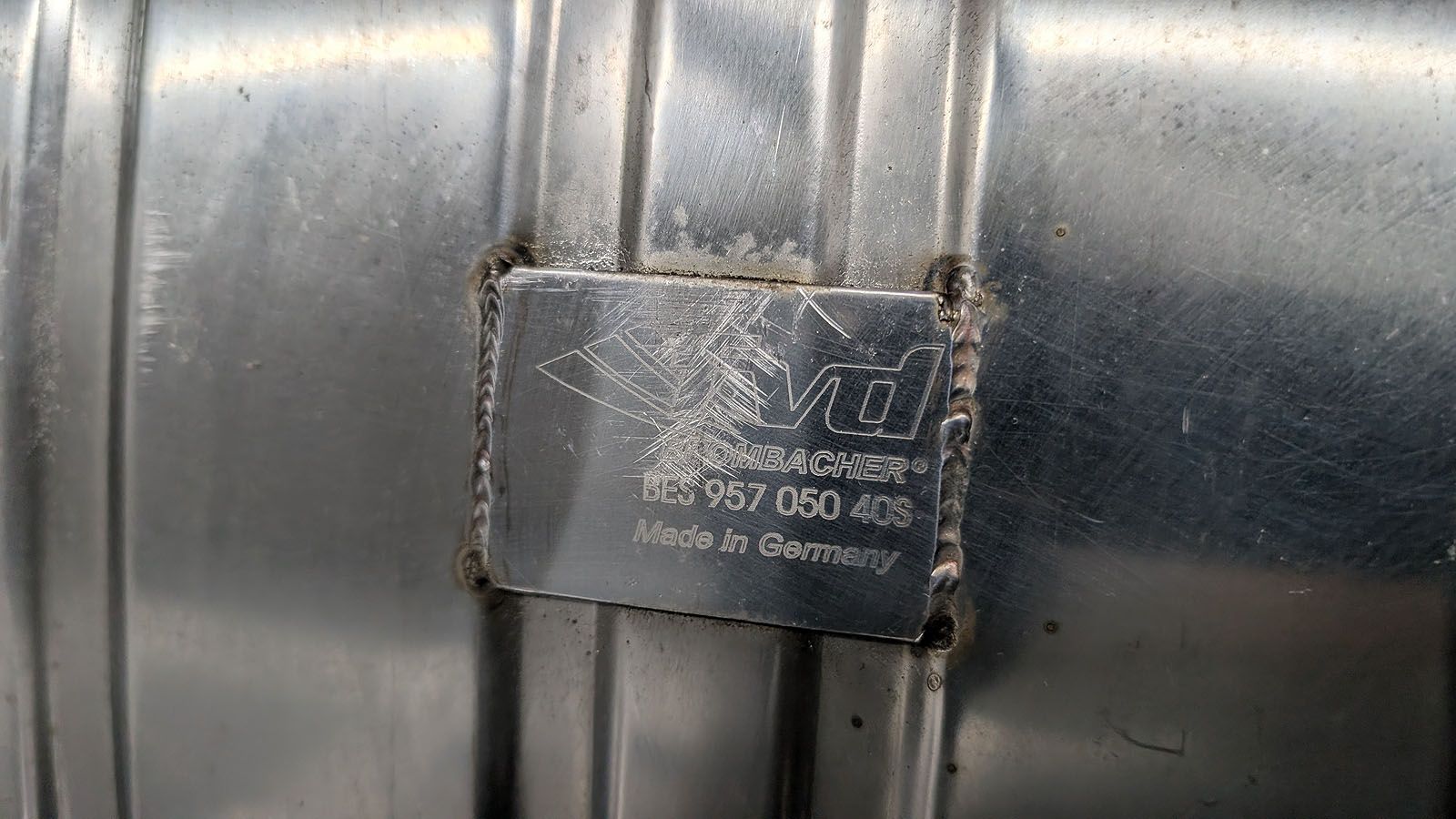 Cayenne Turbo S 957 Abgasanlage FVD Brombacher Tuning Dämpfer