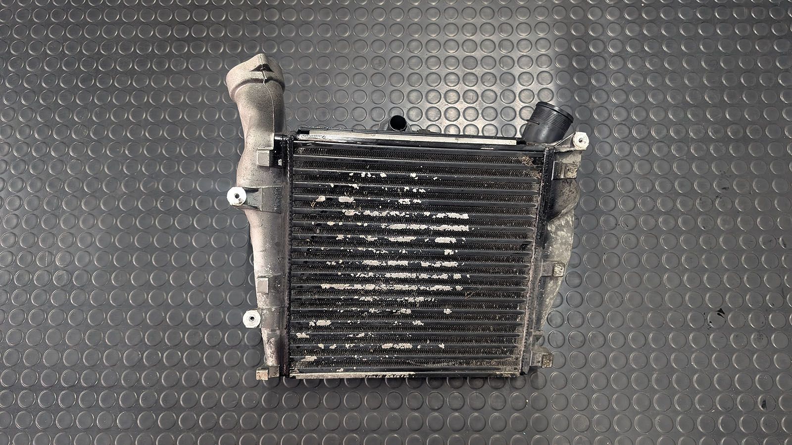 Cayenne Turbo S 957 Ladeluftkühler rechts