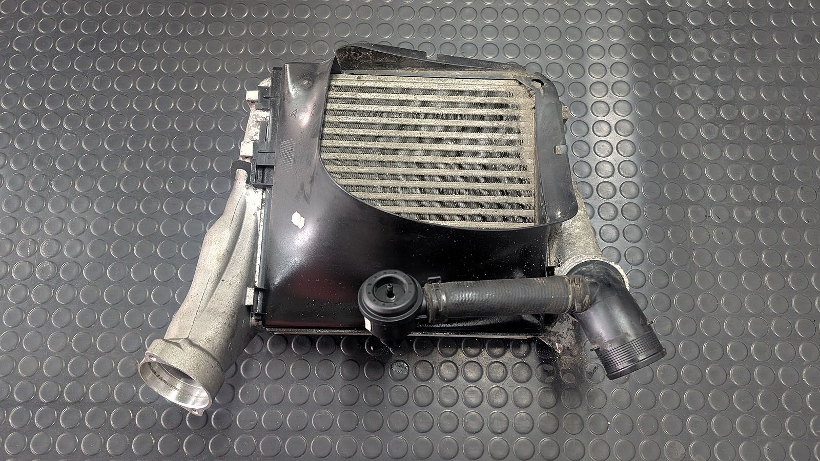 Cayenne Turbo S 957 Ladeluftkühler rechts