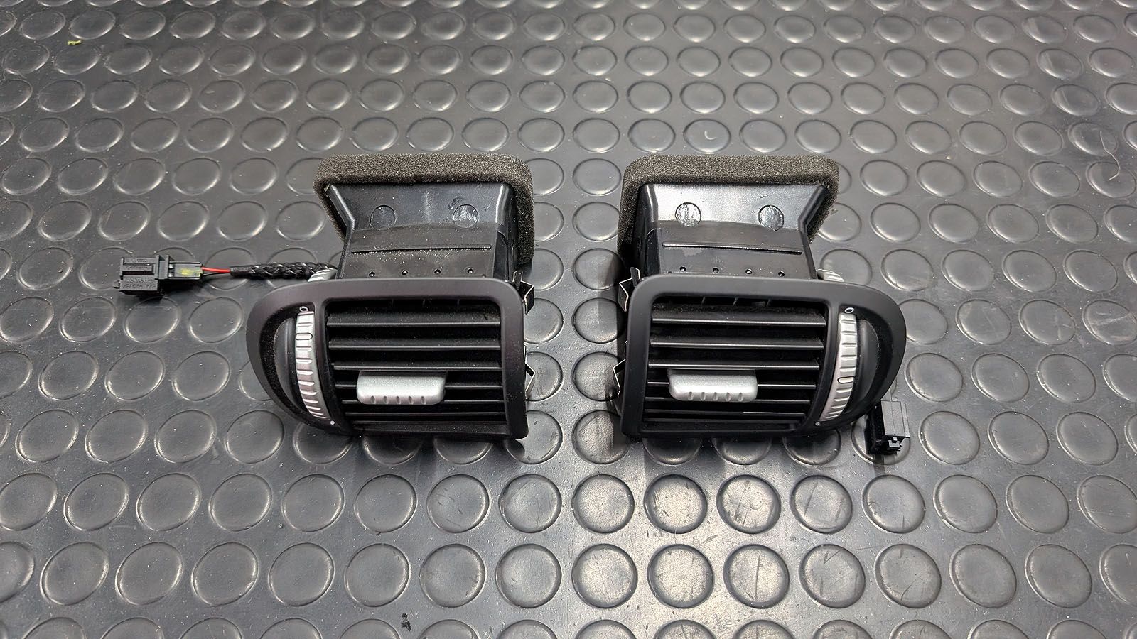 Cayenne Turbo S 957 Heizluftdüsen seitlich