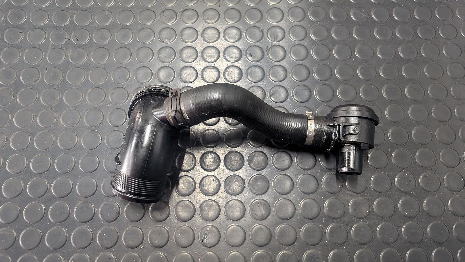 Cayenne Turbo S 957 Turboschlauch Schubumkehrventil