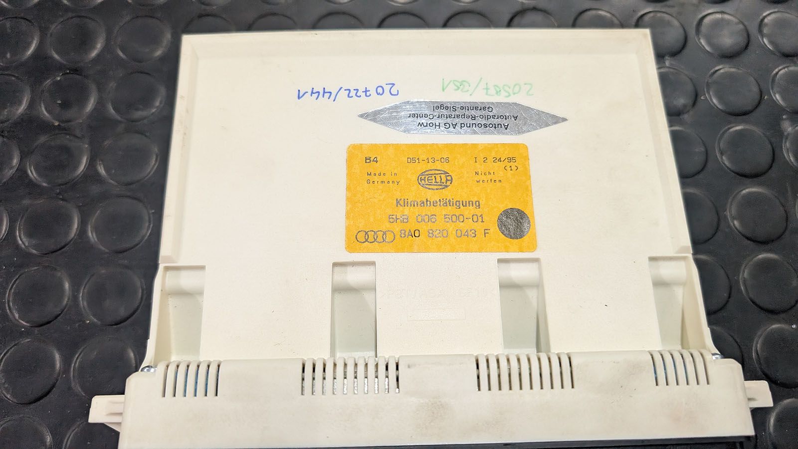Coupe Typ89 S2 RS2 Klimabediengerät 1995 revidiert 8A0 820 043 F