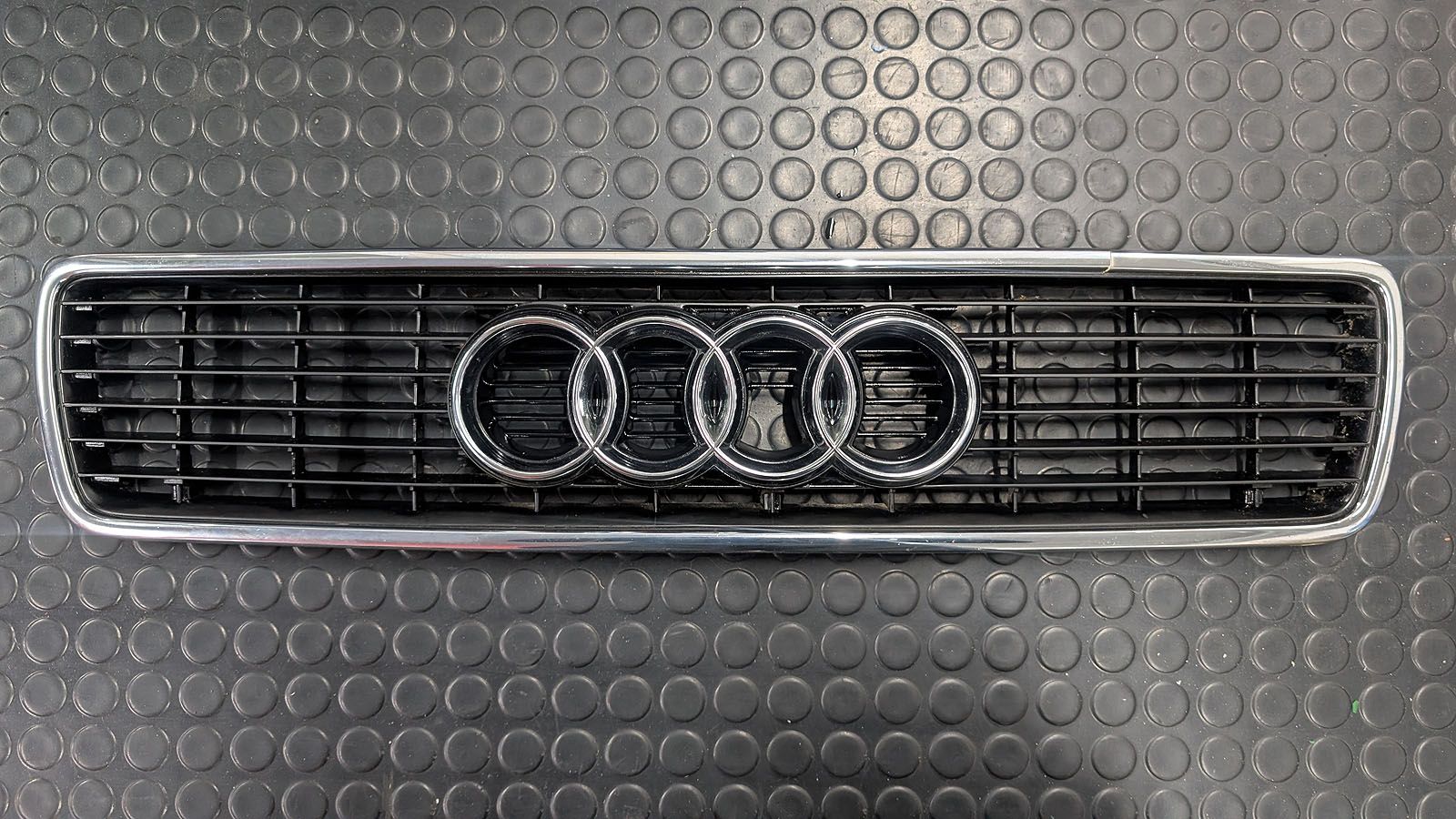 Coupe Typ89 S2 Kühlergrill