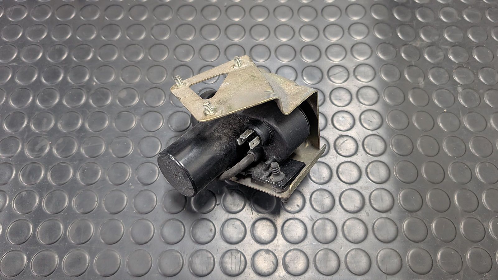Coupe Typ89 S2 RS2 Unterdruckpumpe Tempomat
