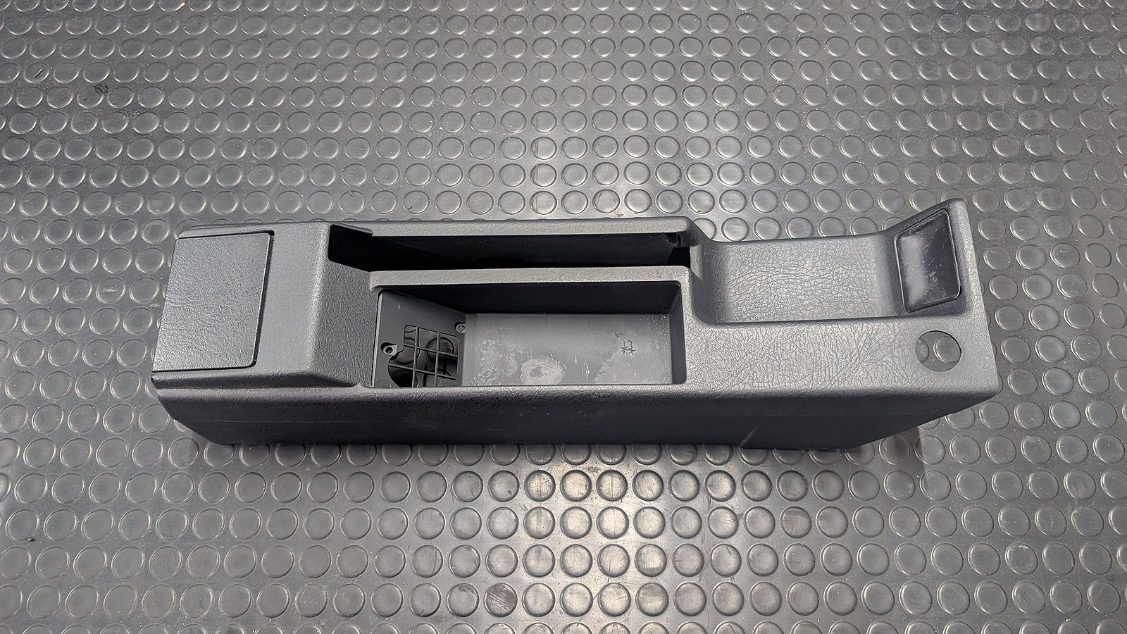 Coupe Typ89 Mittelkonsole mit Ablagefach