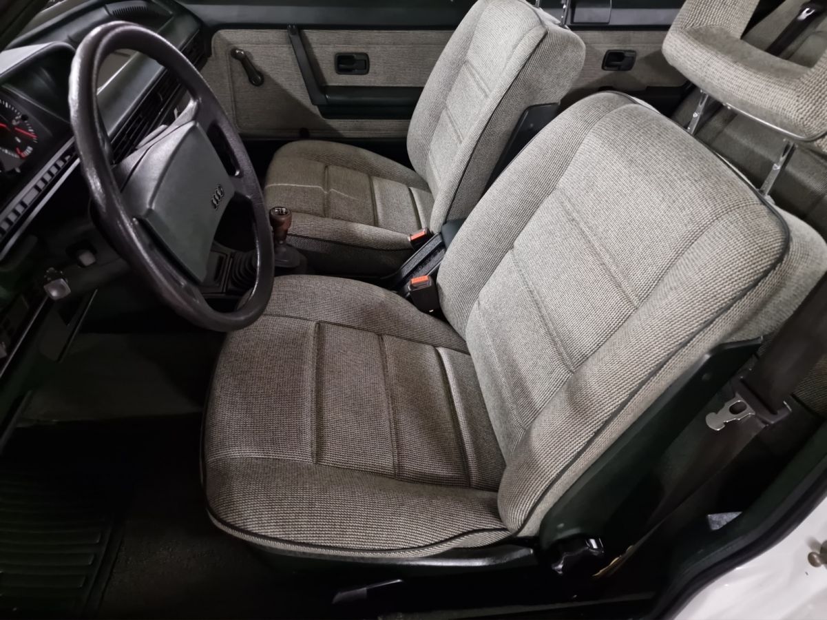 Audi 100
