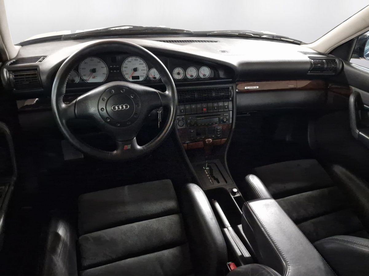 Audi S6 C4 V8