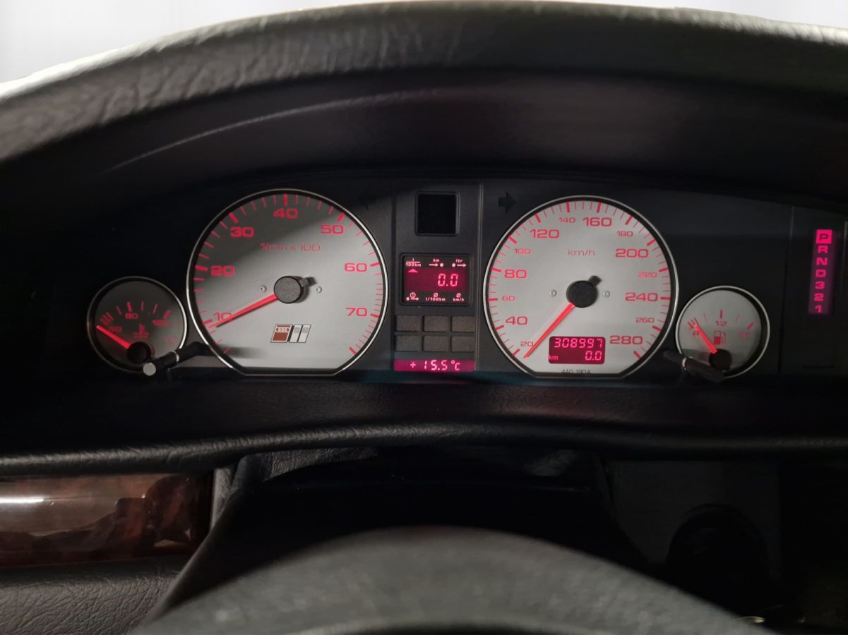 Audi S6 C4 V8