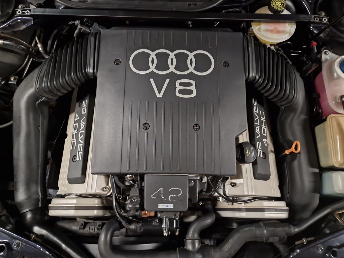 Audi S6 C4 V8