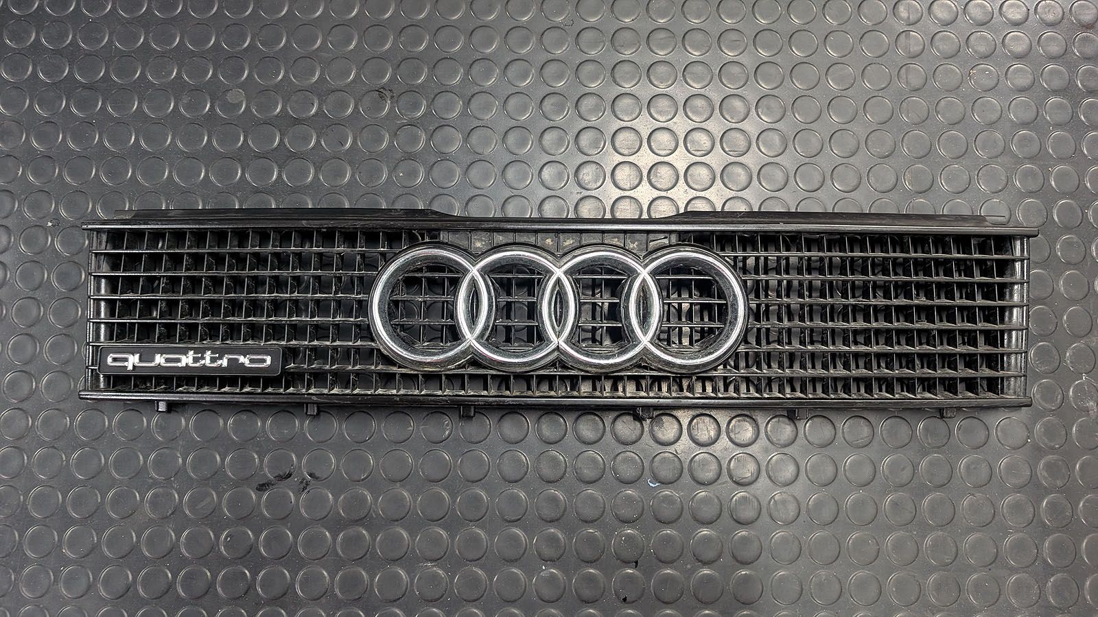 80 90 B3 Kühlergrill