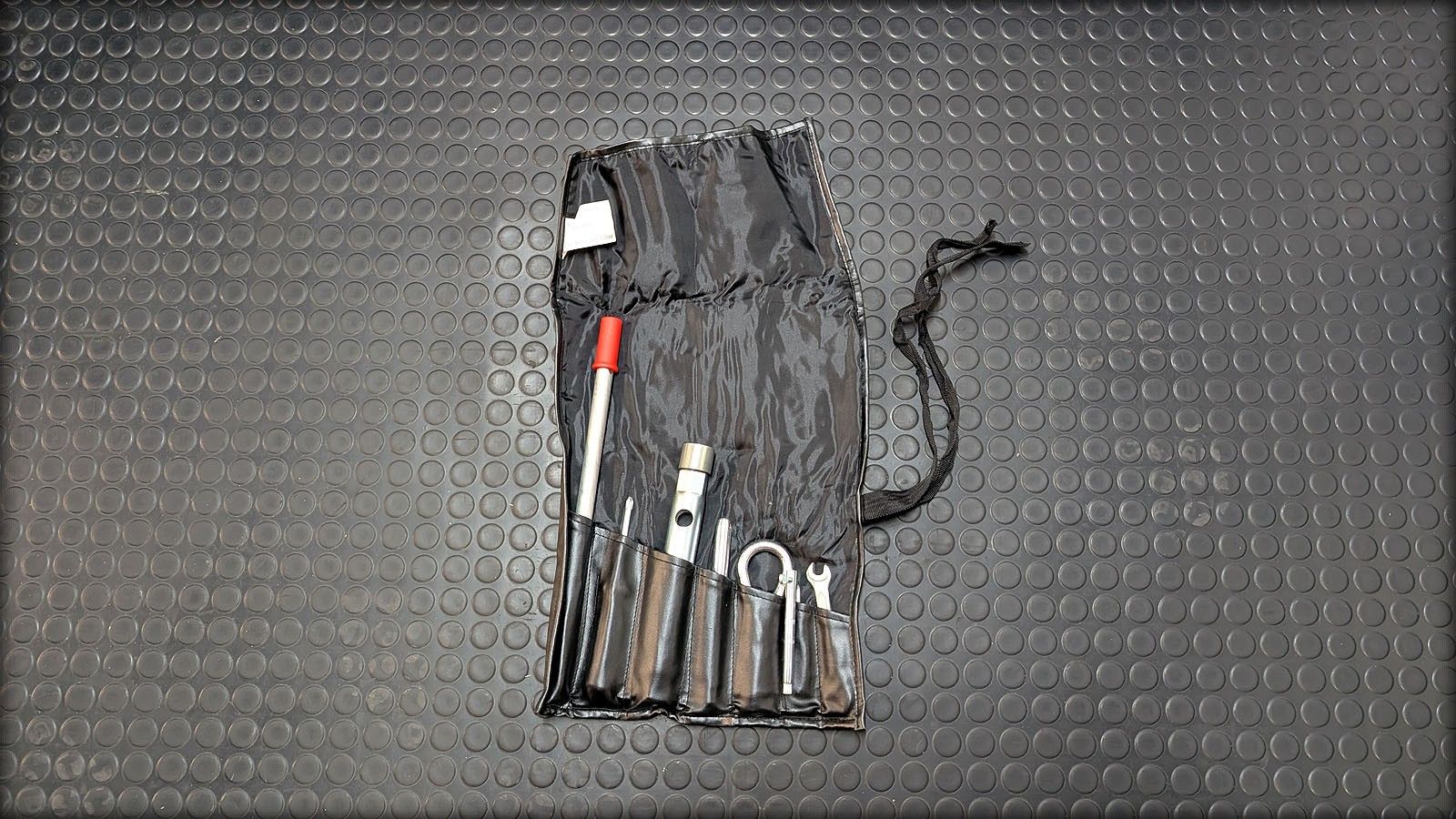 Porsche 996 Turbo Bordwerkzeug