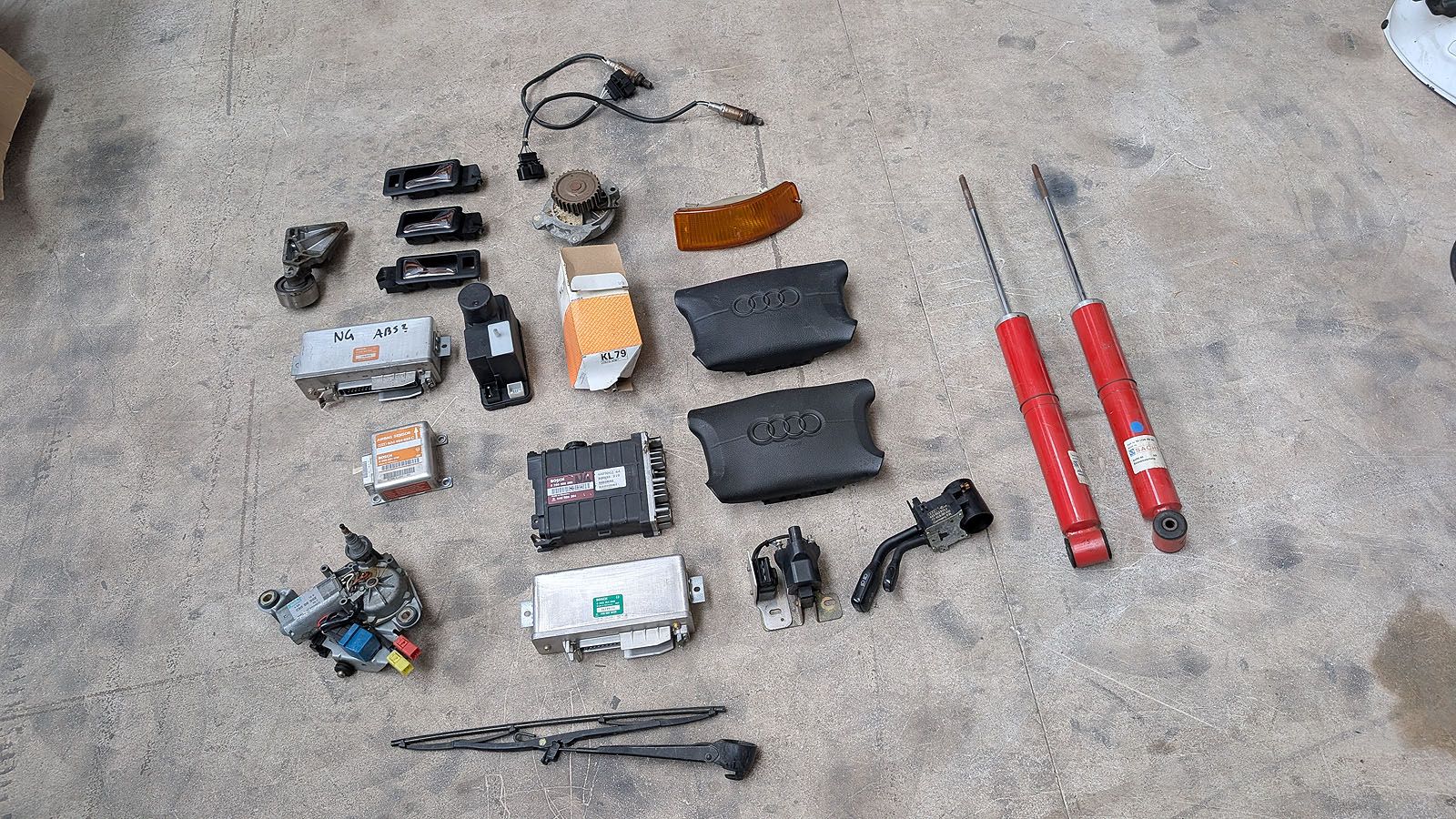 80 B4 Typ89 Restteile