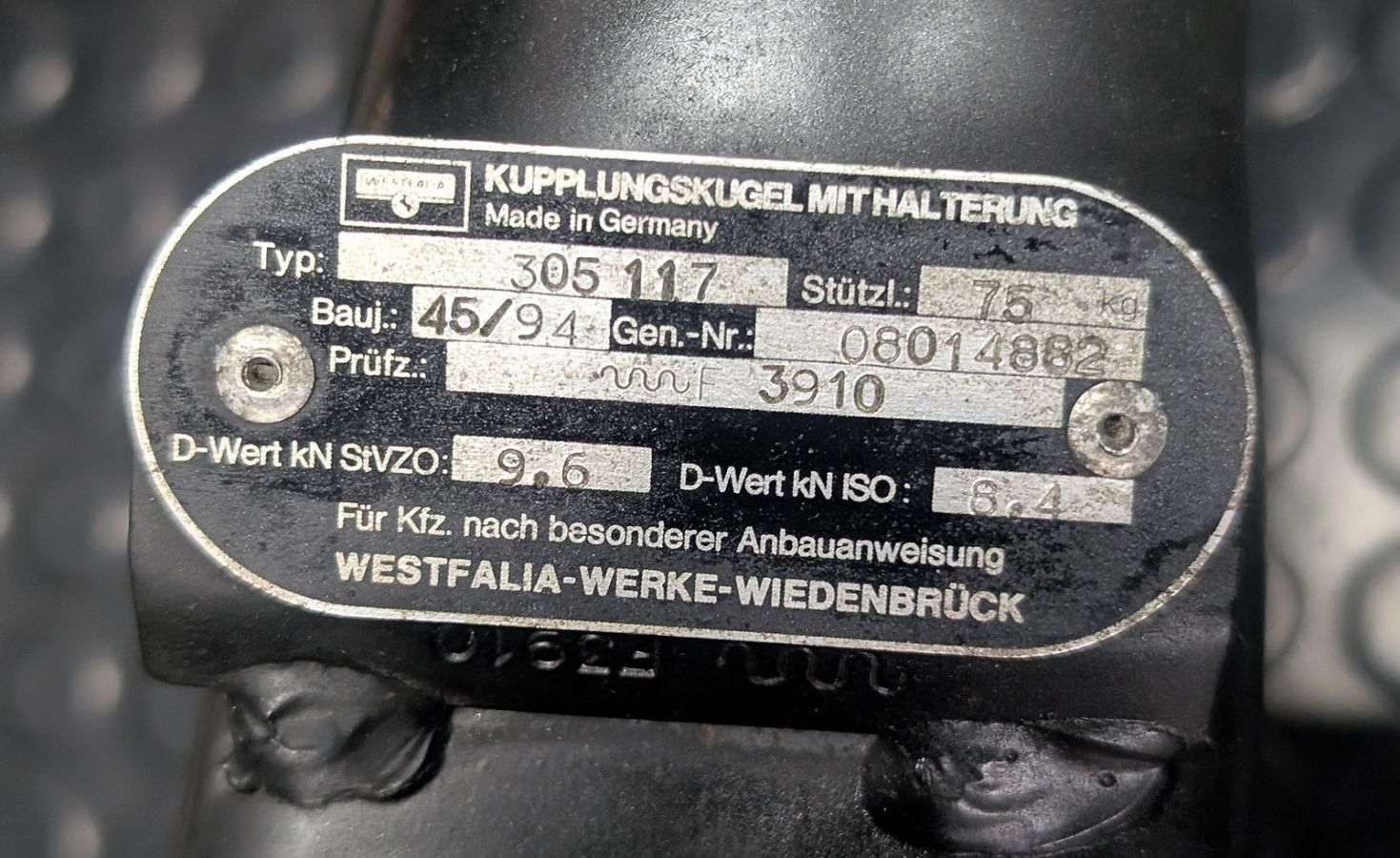 RS2 Anhängerkupplung Werksausführung mit Kabelbaum