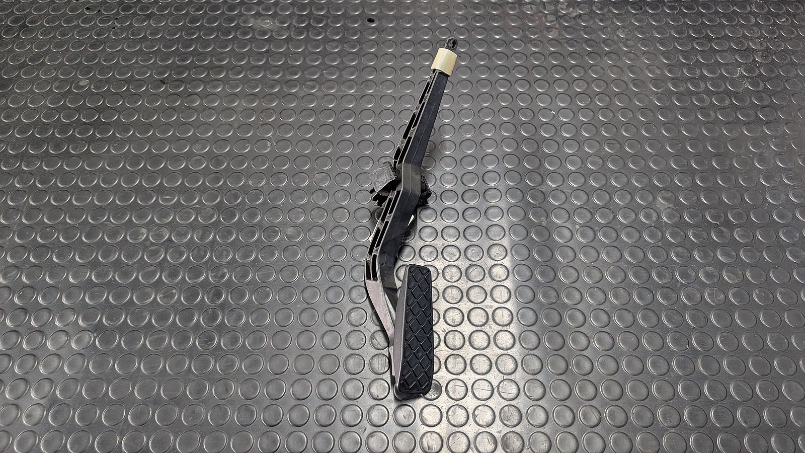 RS2 Gaspedal neu 8G1 721 507 A