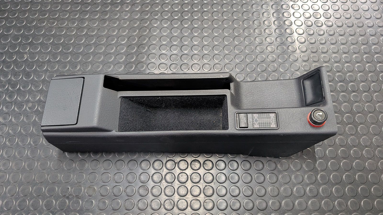 RS2 Mittelkonsole mit Ablagefach