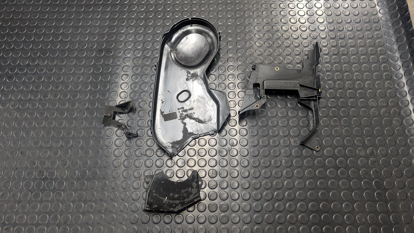 RS2 Zahnriemenverkleidung