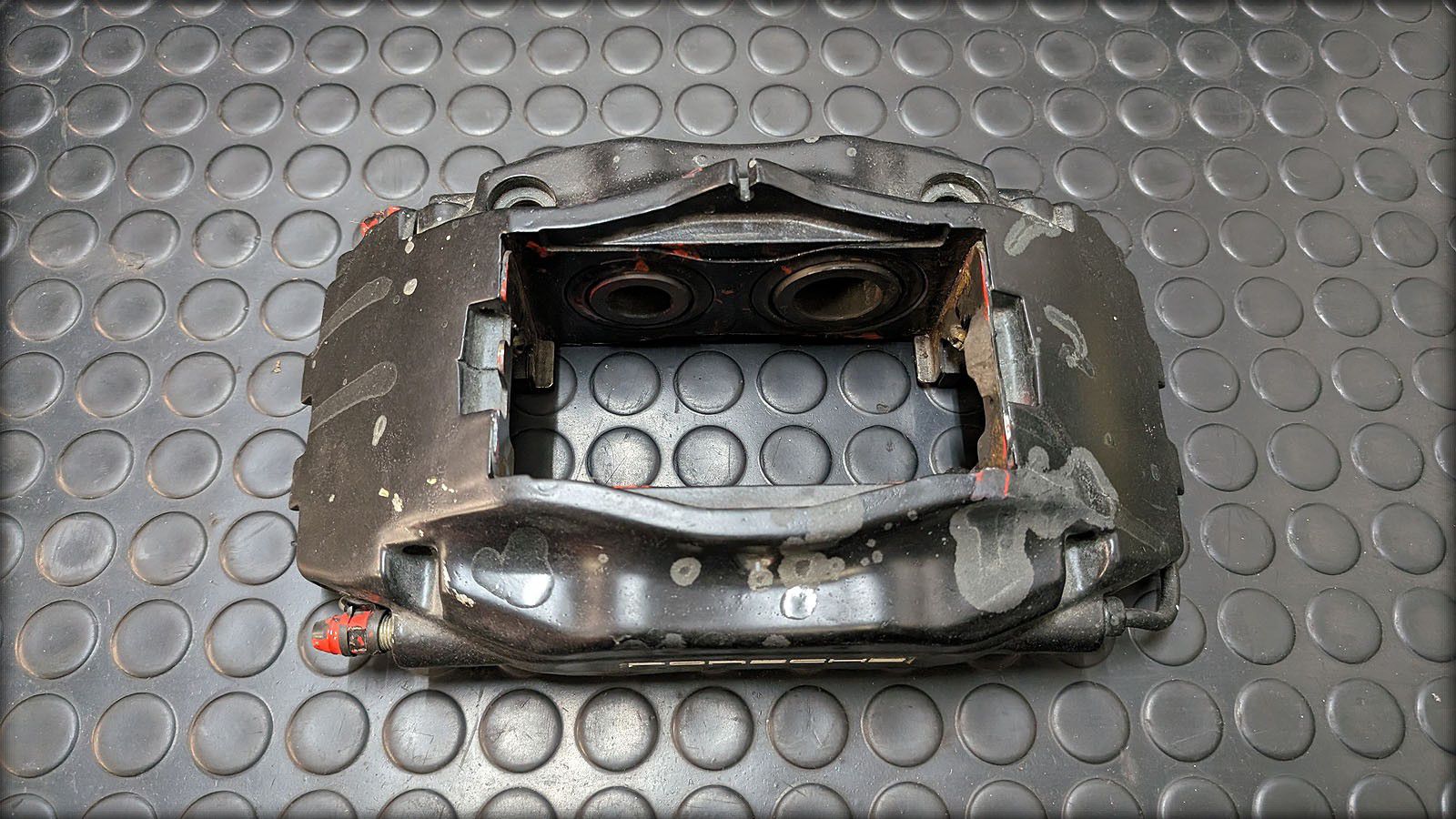 RS2 Bremssattel vorne rechts