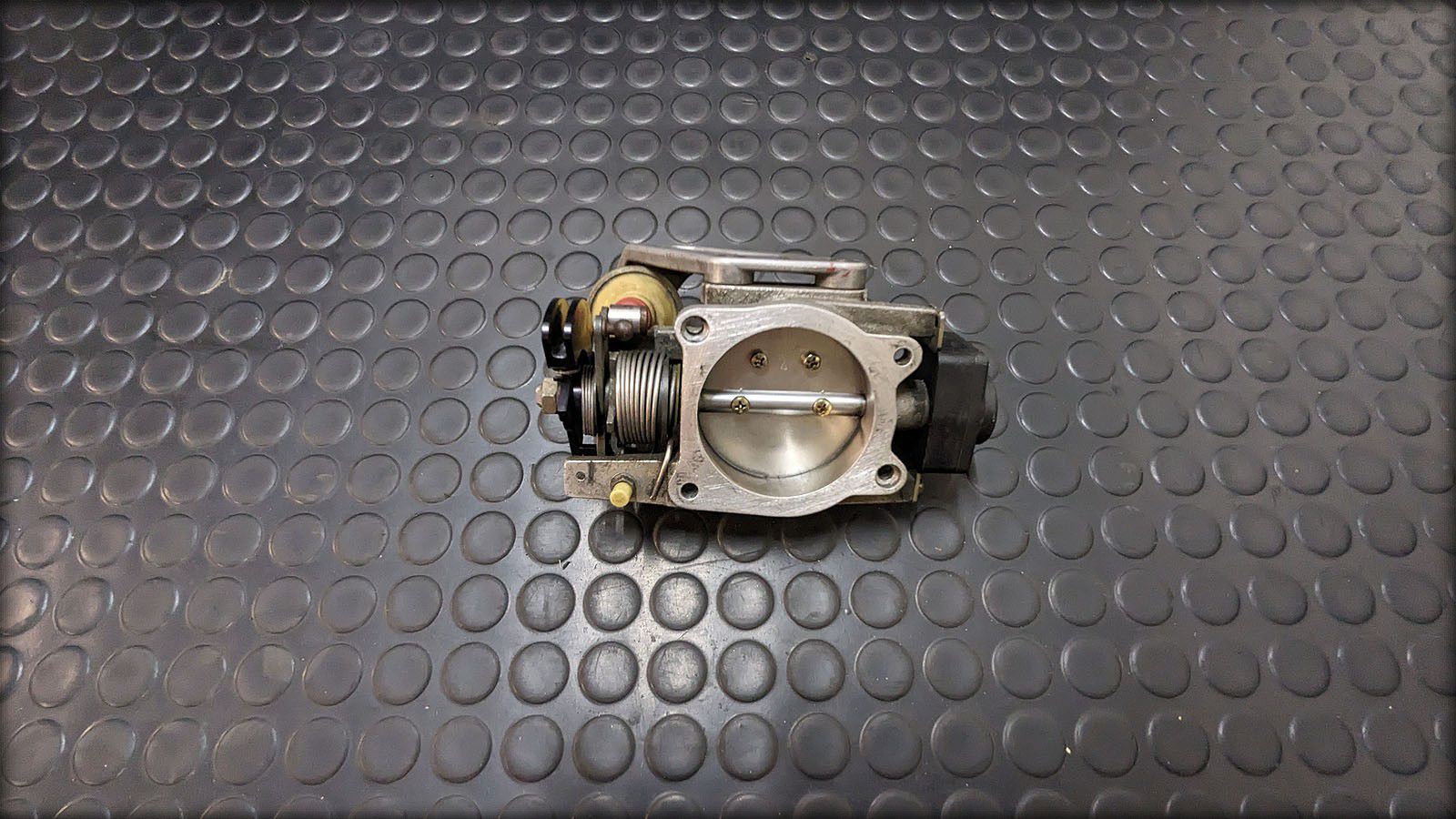 RS2 Drosselklappe mit verstärktem Halter Gasseilzug