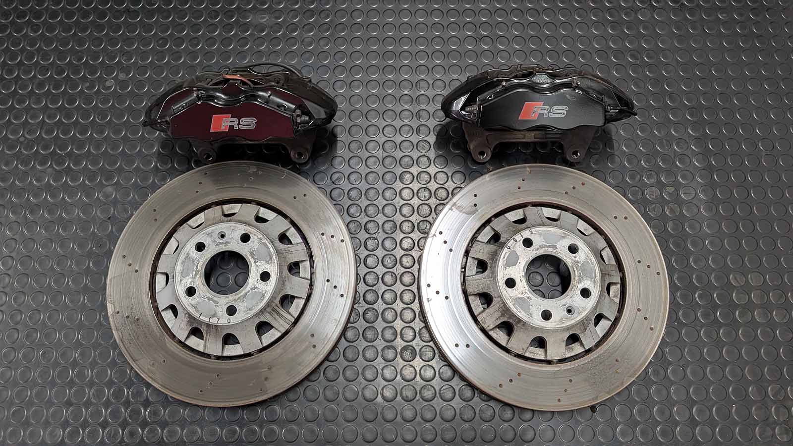 RS3 8P Bremse vorne Bremssättel und Bremsscheiben