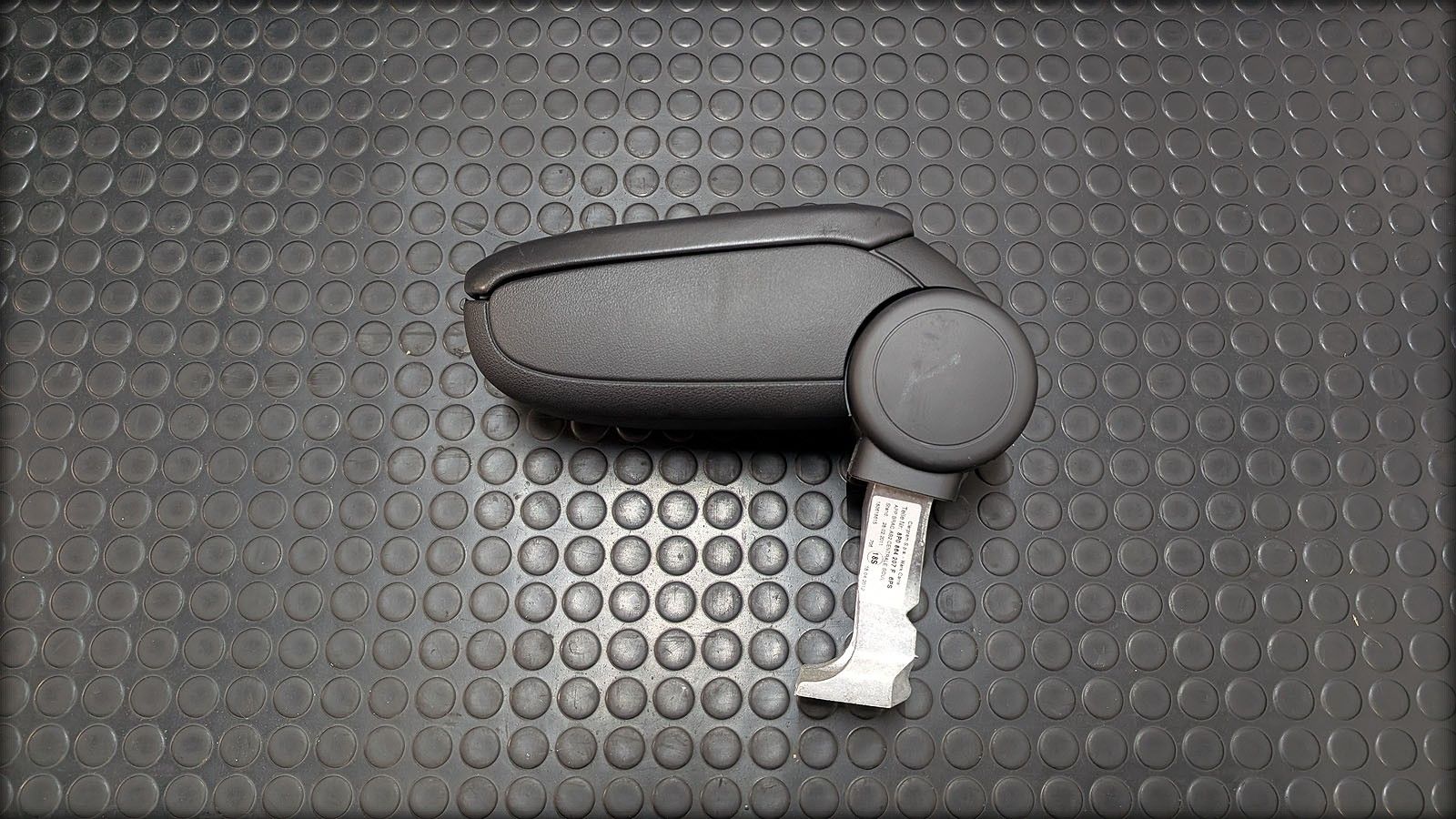 RS3 8P Mittelarmlehne