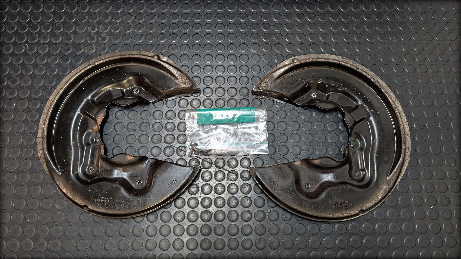 RS3 8P Spritzbleche Bremse Hinterachse