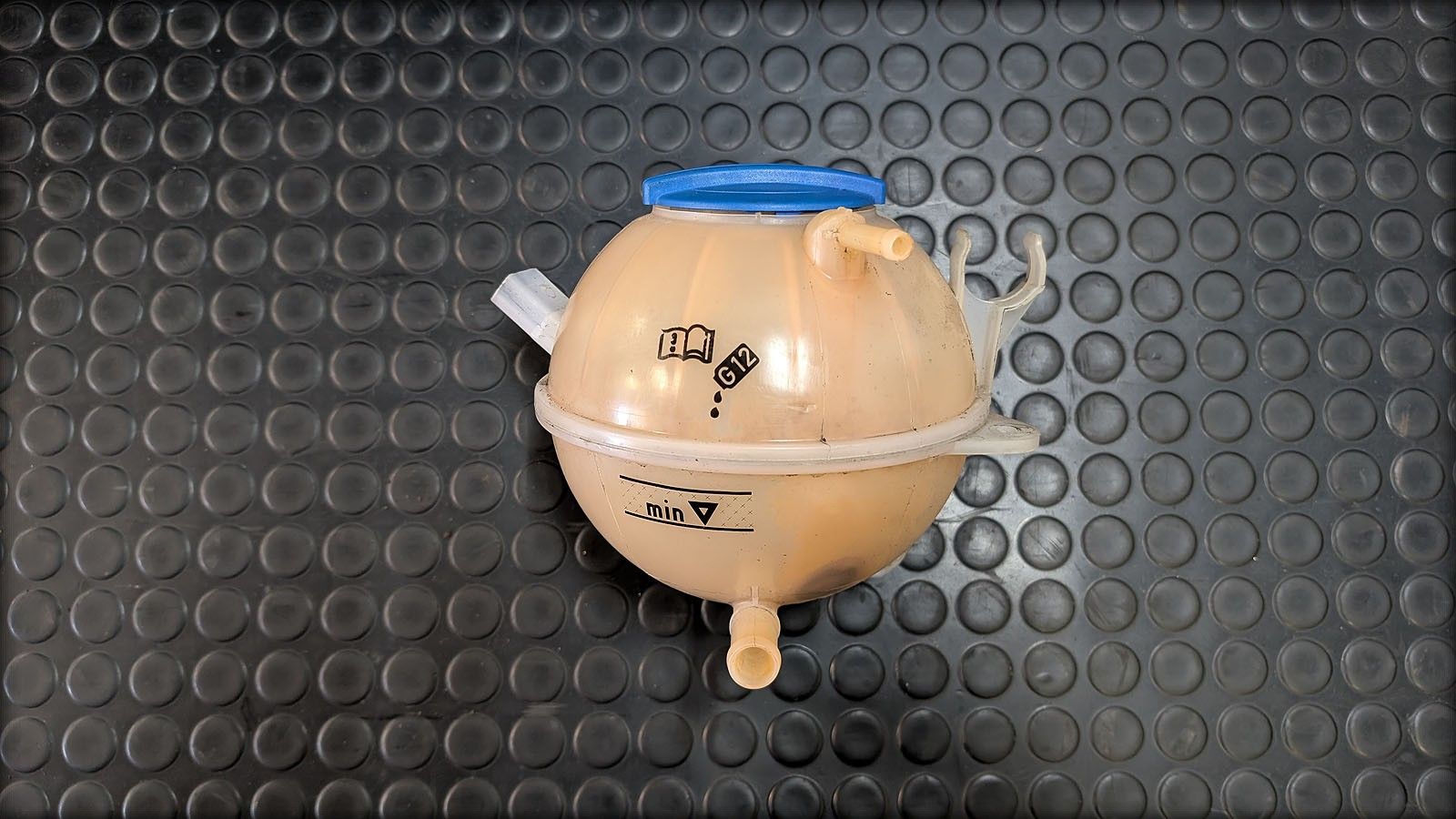 RS3 8P Expansionsgefäss Kühlwasser