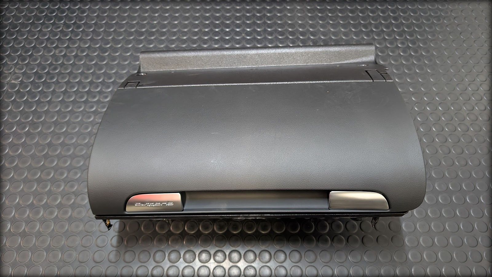 RS3 8P Handschuhfach