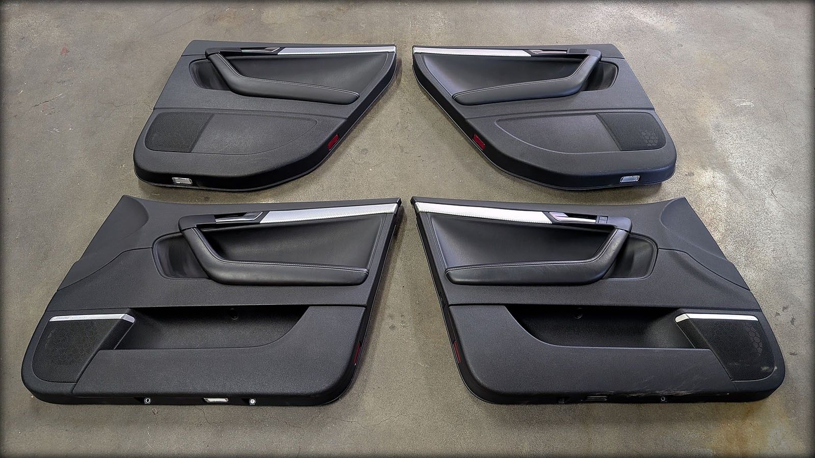 RS3 8P Türverkleidungen rundum