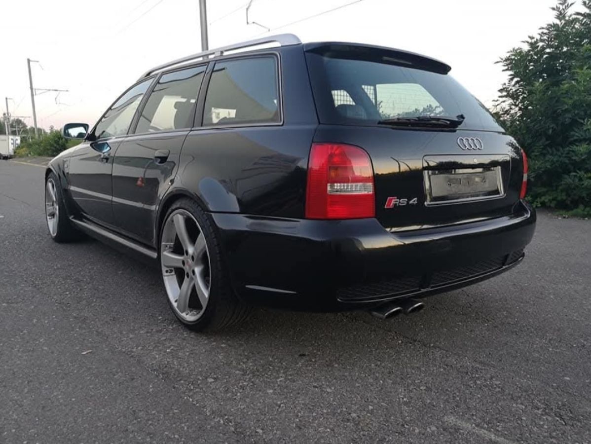 Audi RS4 B5