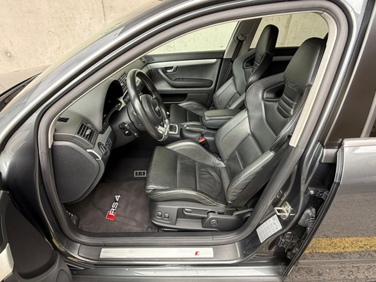 Audi RS4 B7 Avant daytonagrau