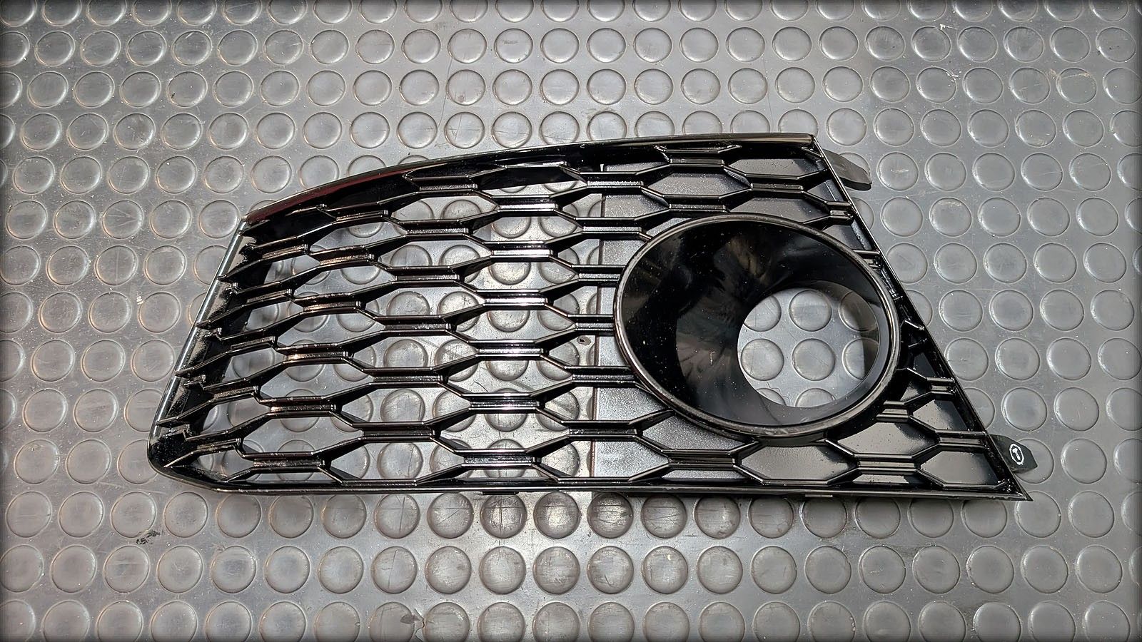 RS6 C7 4G Gitter Stossstange links