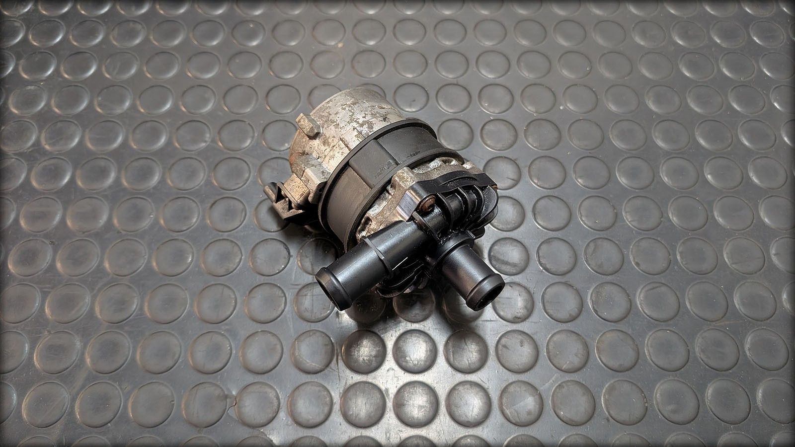 RS6 C7 4G Zusatzwasserpumpe