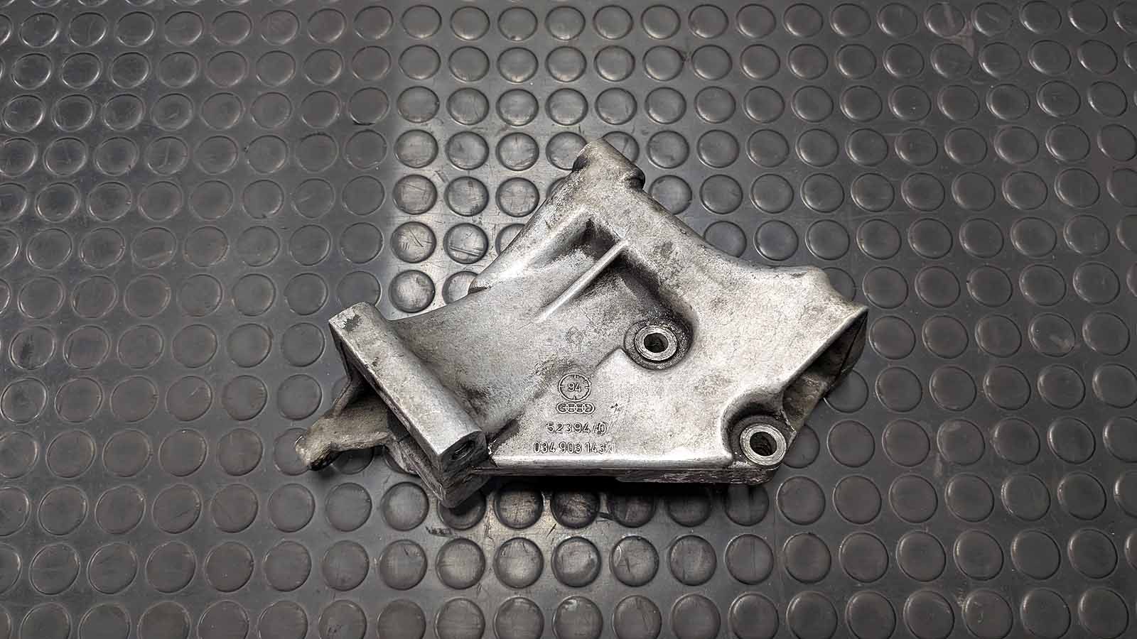 RS2 S2 ABY Halter Lichtmaschine