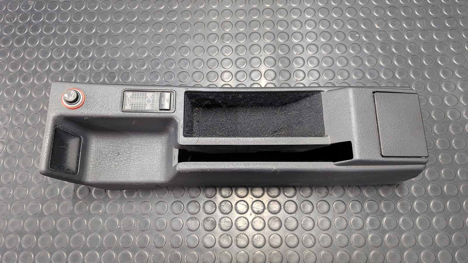 RS2 S2 Mittelkonsole mit Ablagefach