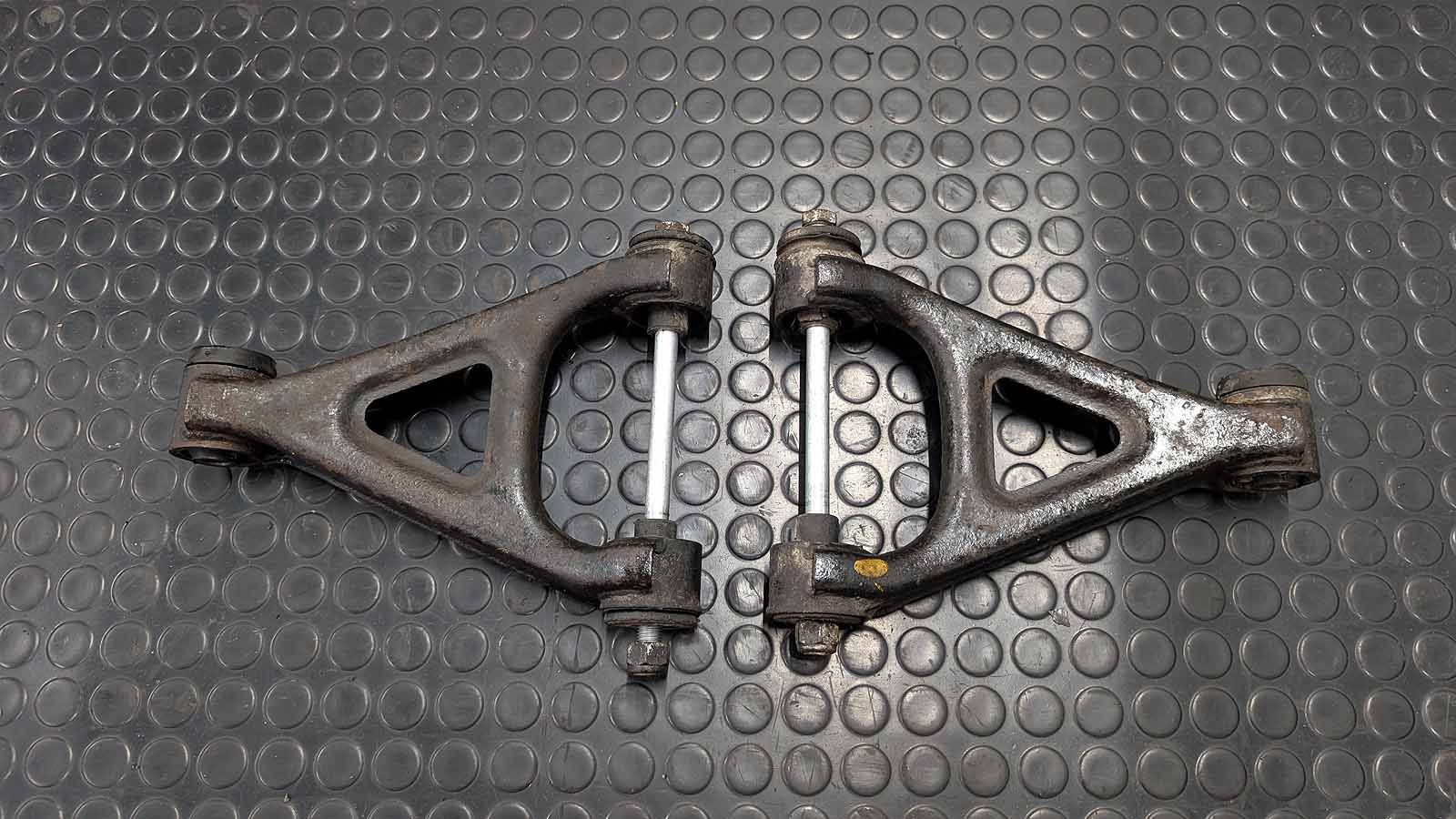 RS2 S2 B4 Querlenker hinten oben