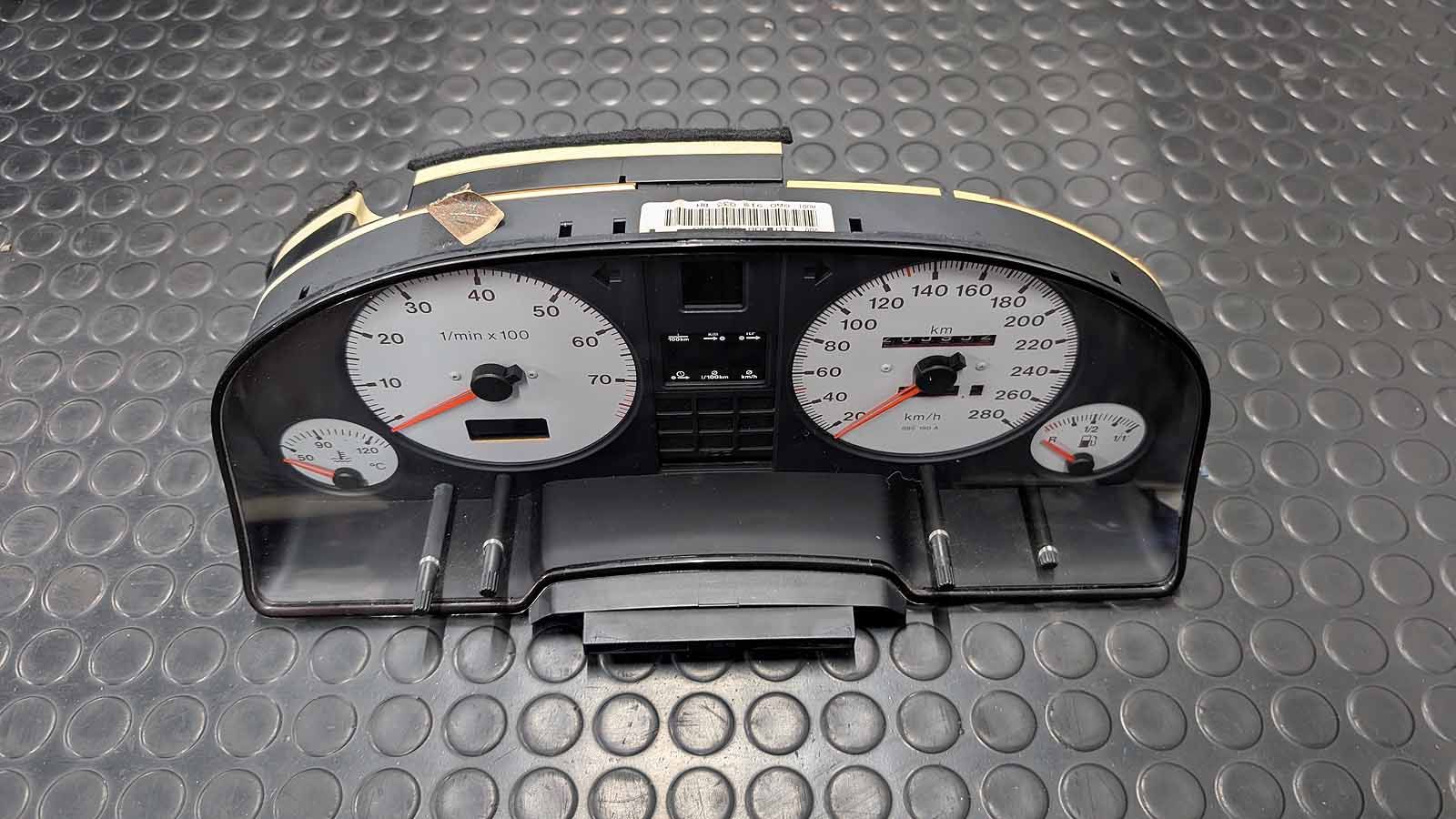 S2 Tacho Kombiinstrument 8A0 919 033 BN Bordcomputer 8A0 919 067 A ATA