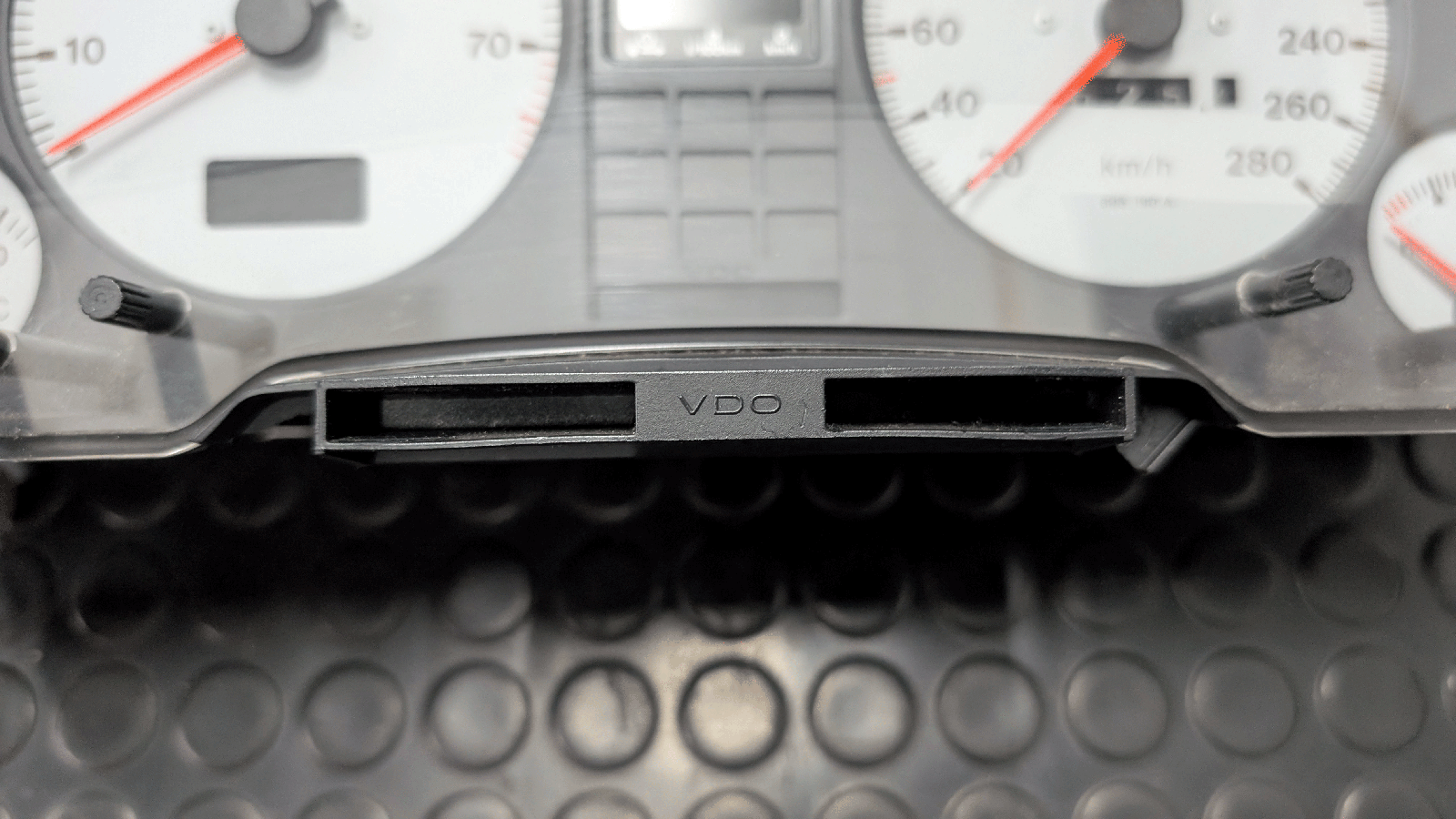 S2 Tacho Kombiinstrument 8A0 919 033 BN Bordcomputer 8A0 919 067 A ATA