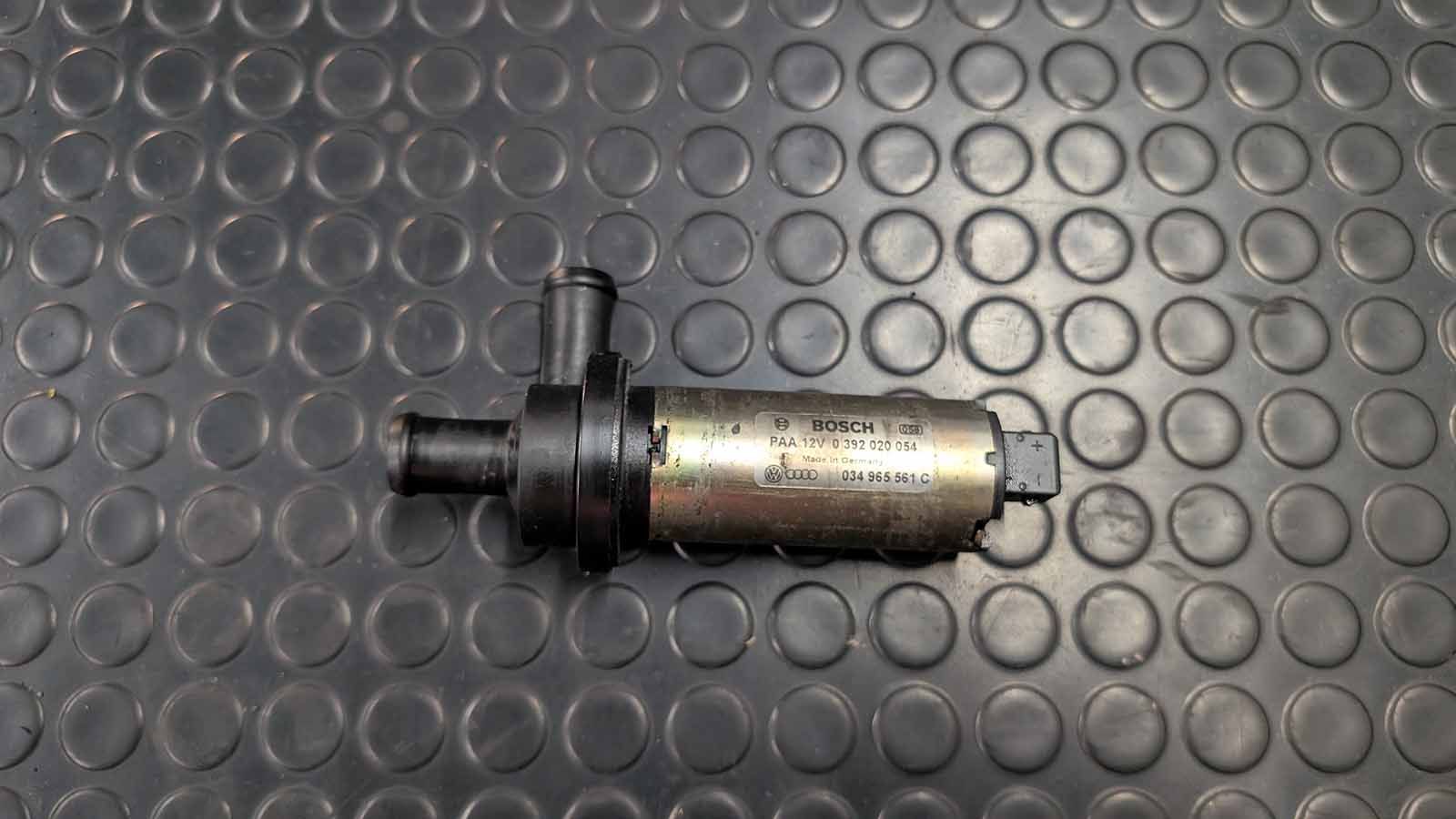 RS2 S2 Zusatzwasserpumpe 034 965 561 C